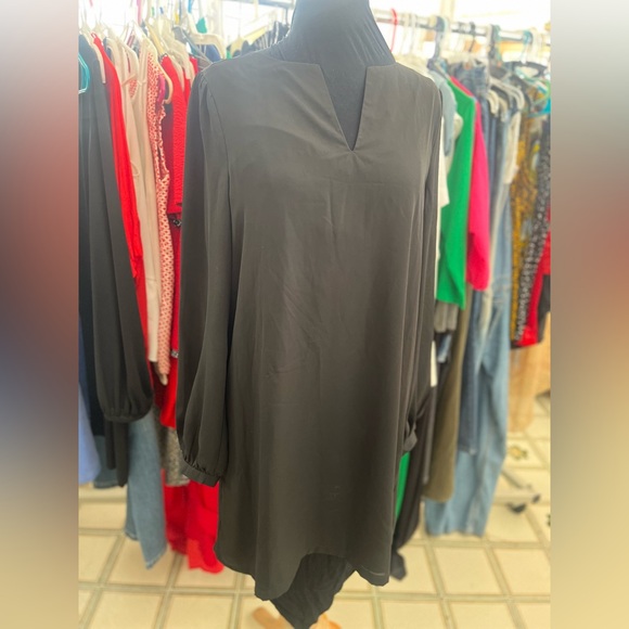 Tinley Road Dresses & Skirts - Tinley Road Classic Black Dress